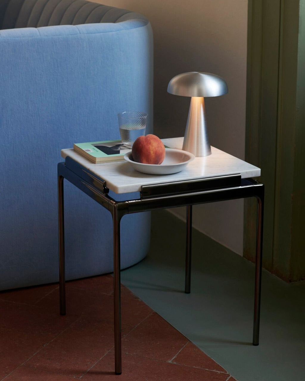 Metal Touch Table Lamp for Bedside Lighting