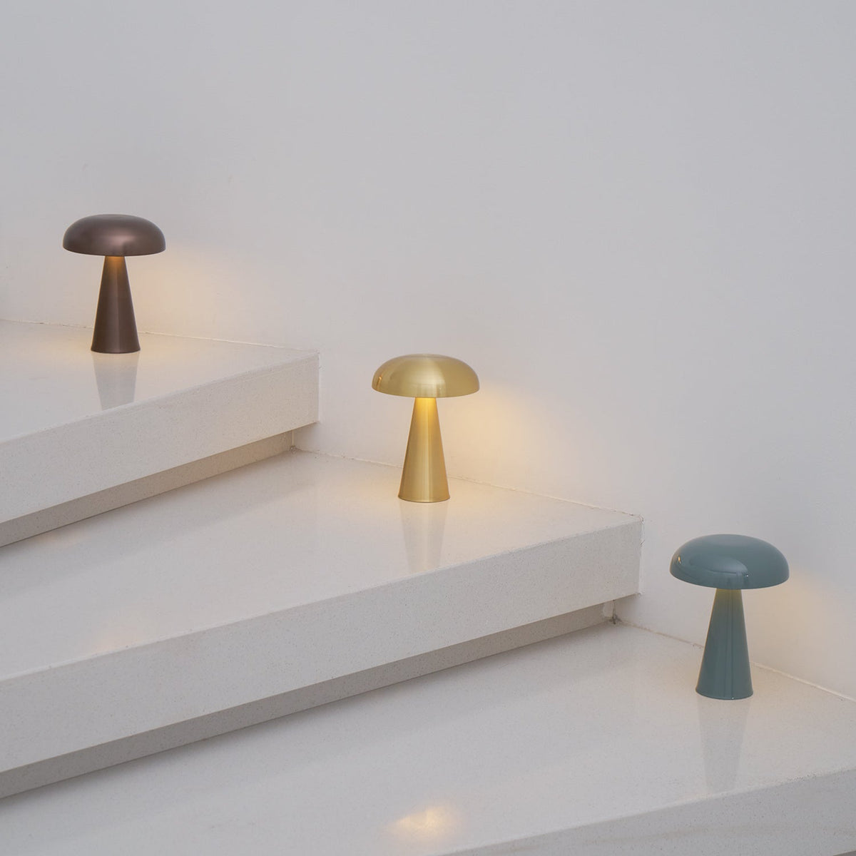 Metal Touch Table Lamp for Bedside Lighting