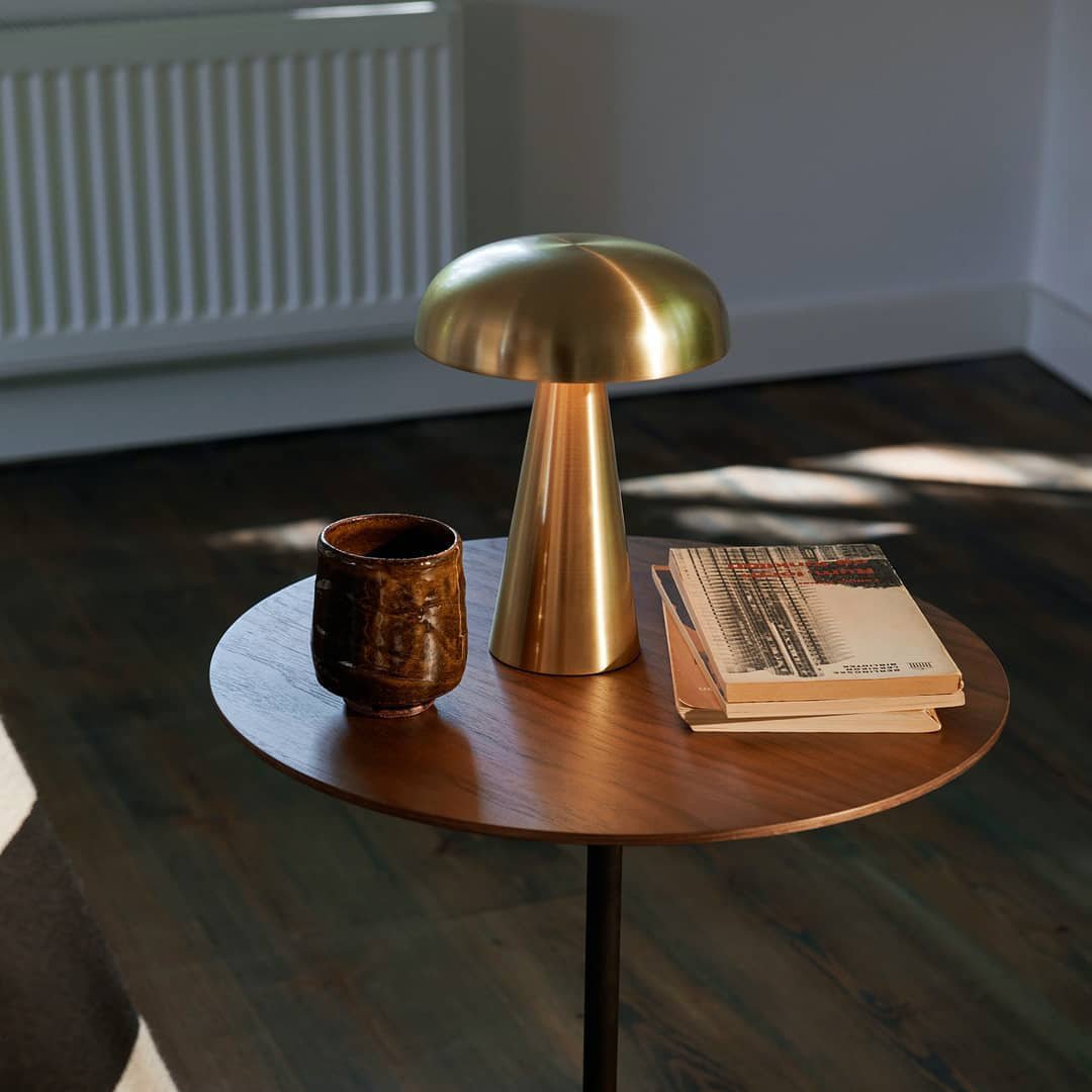 Metal Touch Table Lamp for Bedside Lighting