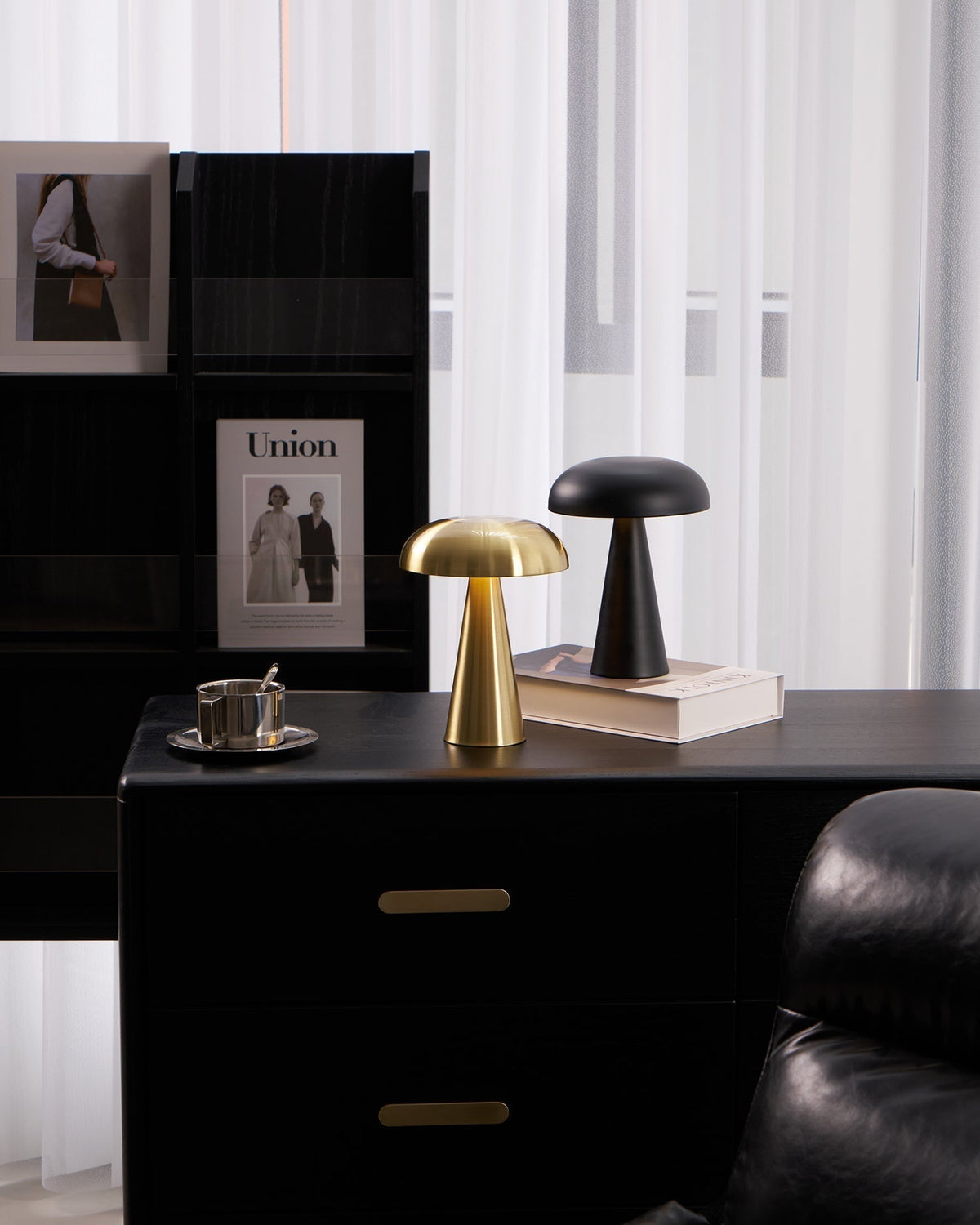 Metal Touch Table Lamp for Bedside Lighting