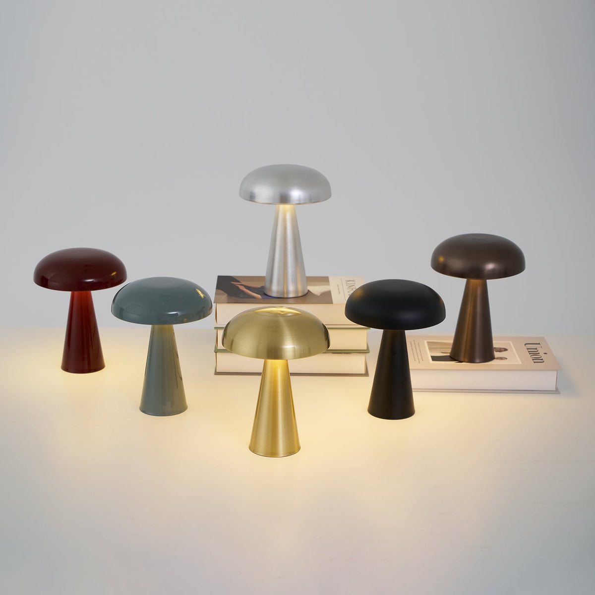 Metal Touch Table Lamp for Bedside Lighting