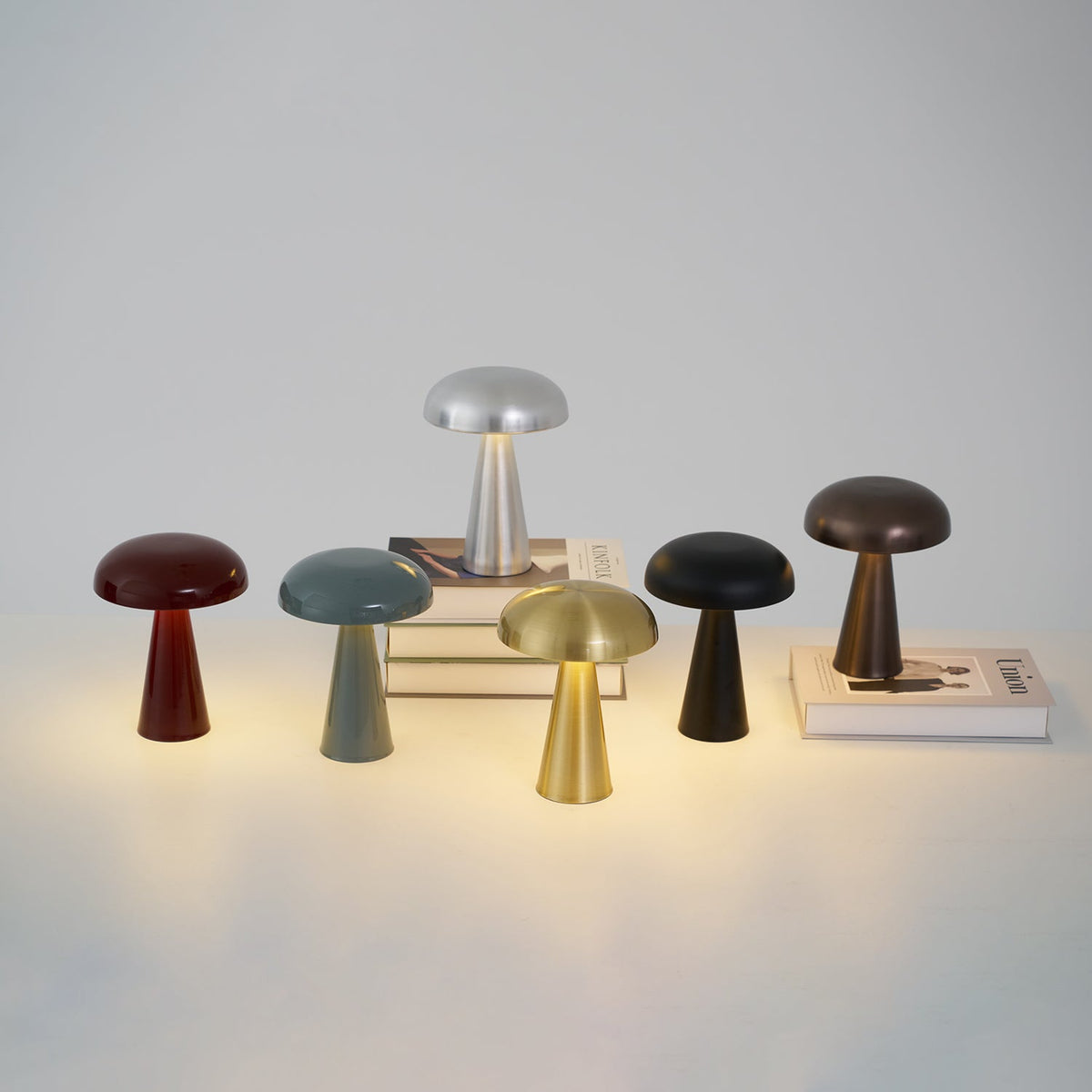 Metal Touch Table Lamp for Bedside Lighting