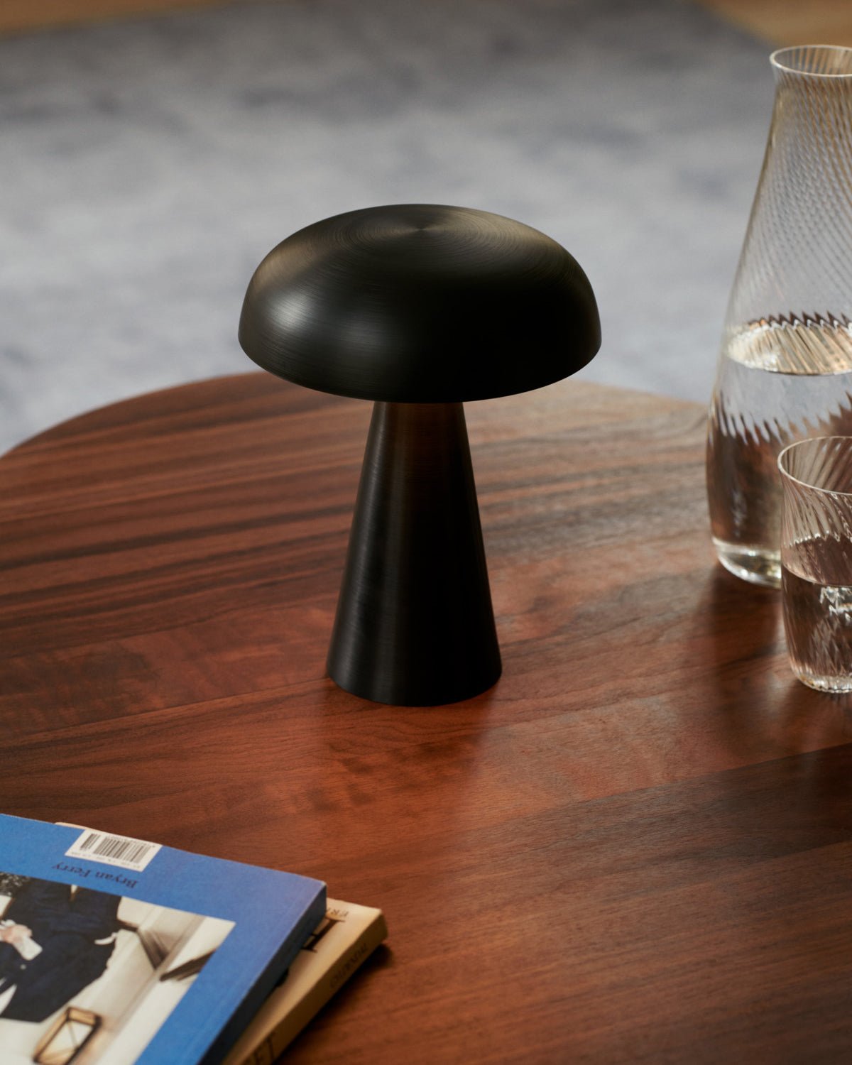 Metal Touch Table Lamp for Bedside Lighting