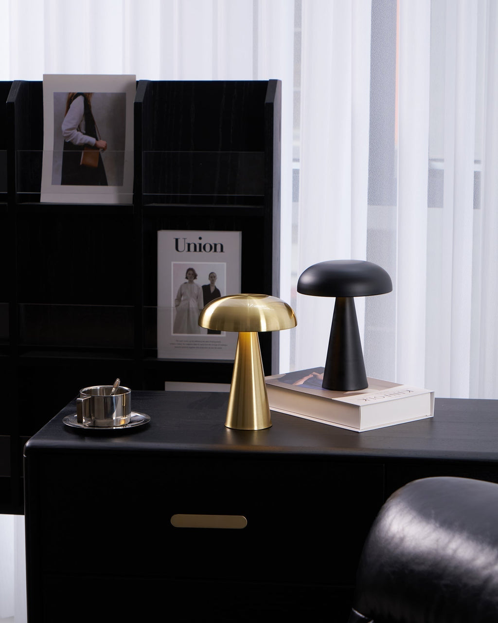 Metal Touch Table Lamp for Bedside Lighting