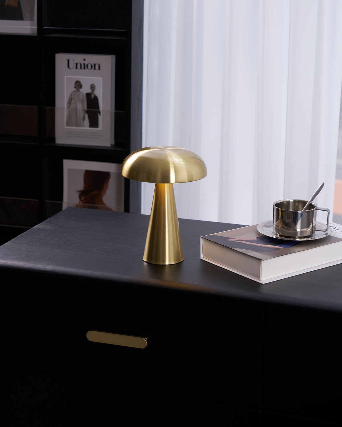 Metal Touch Table Lamp for Bedside Lighting