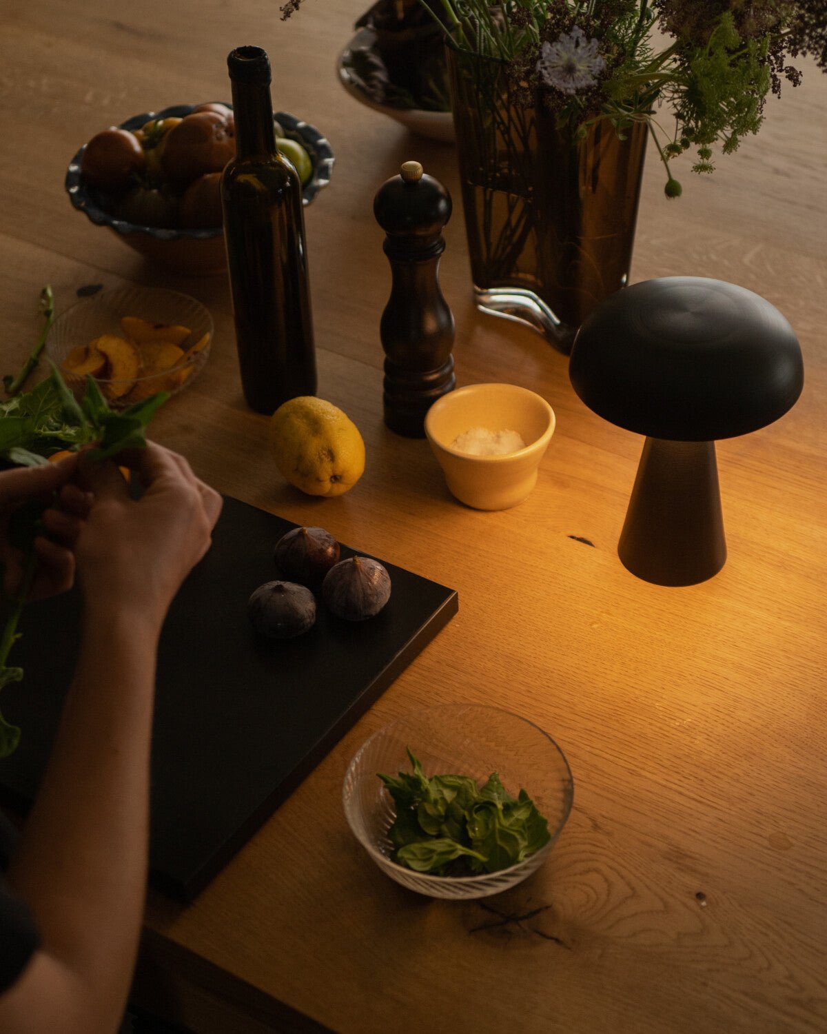 Metal Touch Table Lamp for Bedside Lighting