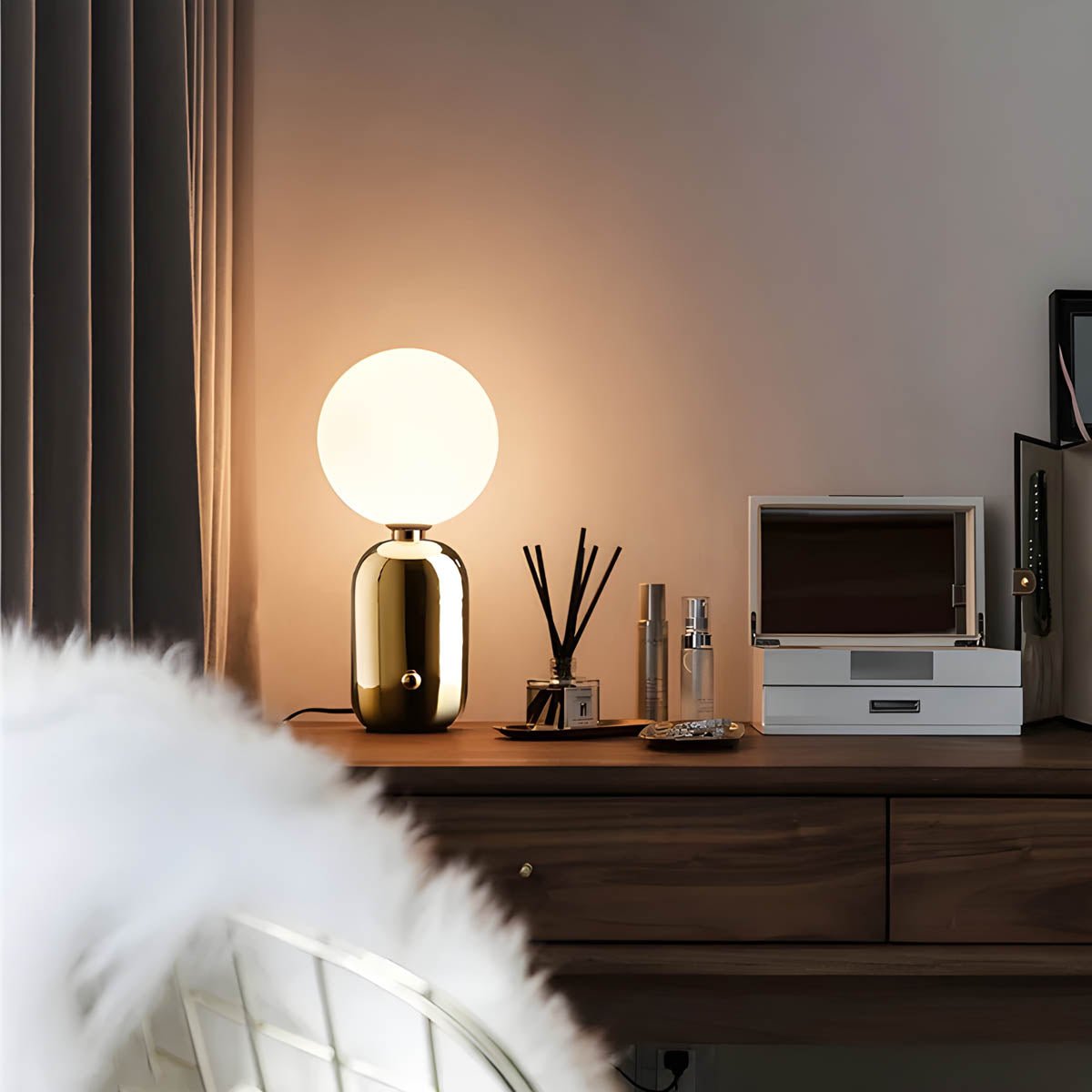 Spherical Table Lamp – Three Sizes and Finishes