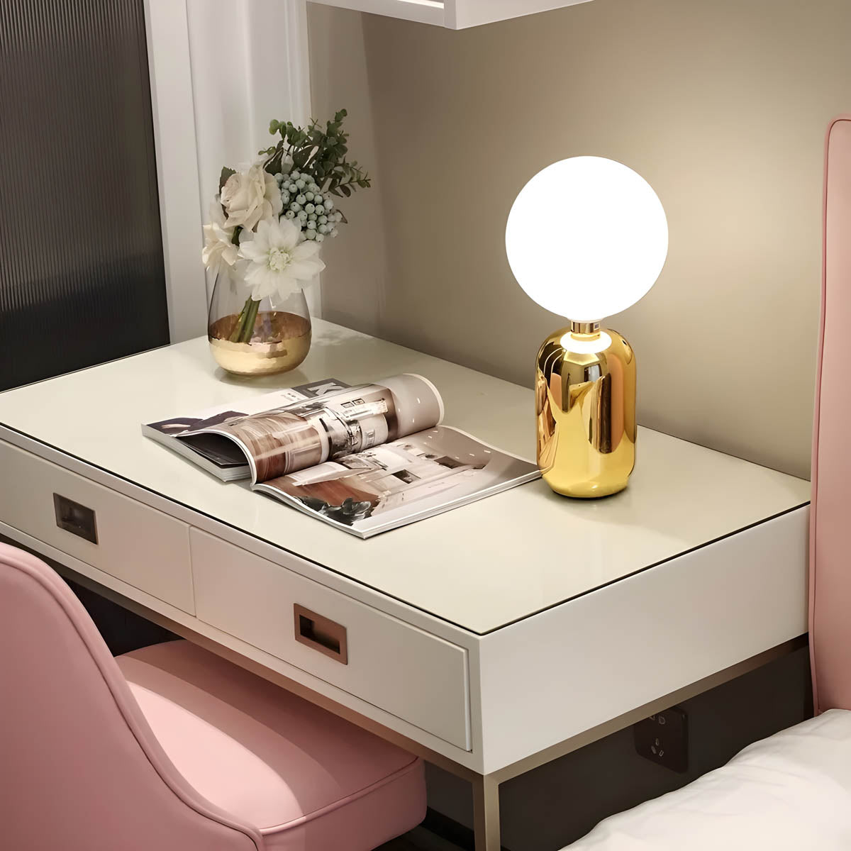 Spherical Table Lamp – Three Sizes and Finishes