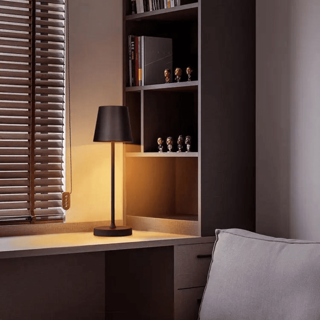 Minimal Aluminum Table Lamp in 9 Colours